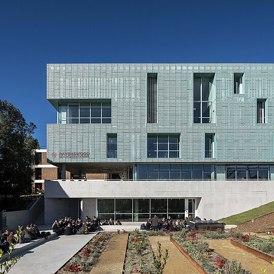 Interior photograph of Ravenswood Senior Learning Centre by Tom Fergusson