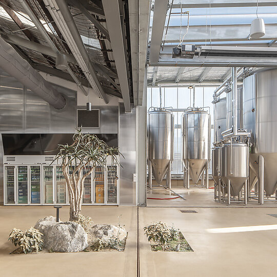 Interior photograph of Modus Operandi Brewery by Jan Vranovský