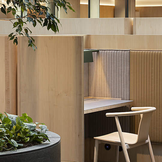 Interior photograph of The Grosvenor Business Lounge by Dianna Snape