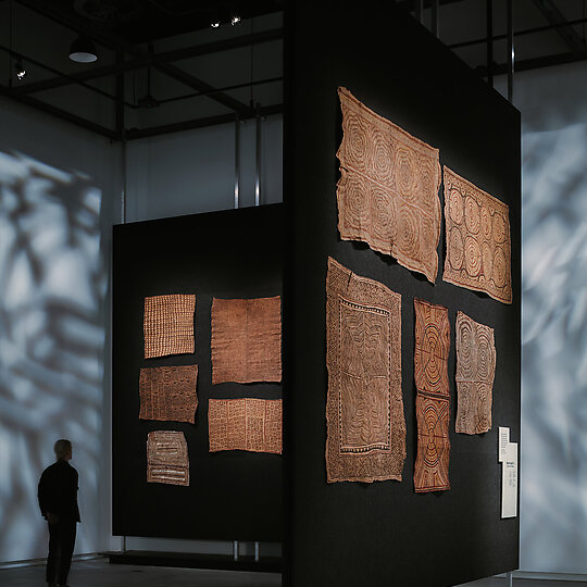 Interior photograph of Ömie barkcloth: Pathways of nioge by Hamish McIntosh