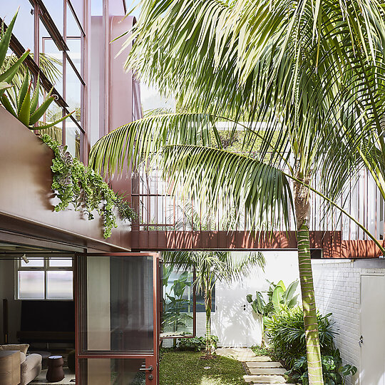 Interior photograph of Rosso Verde by Pablo Veiga