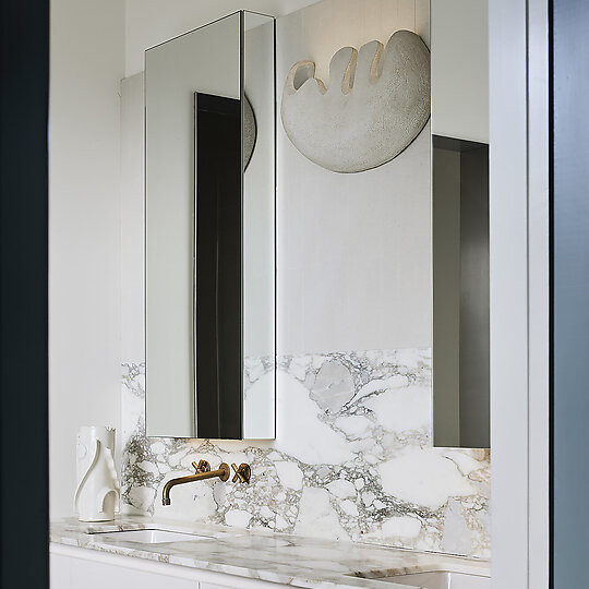 Interior photograph of Bank St by Sharyn Cairns