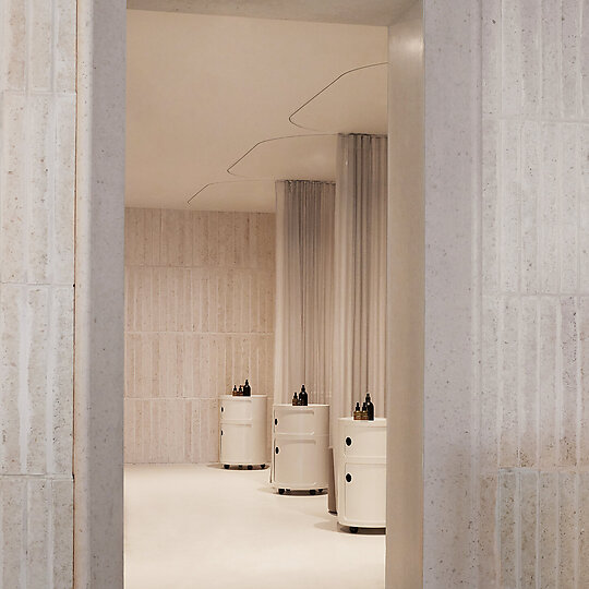 Interior photograph of Adytum by T Pakioufakis